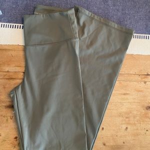 American Eagle Army Green Yoga Pants